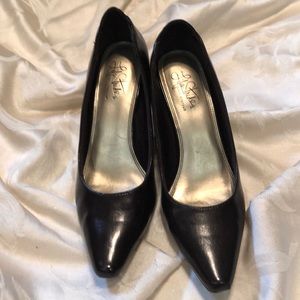 Lifestride self system dark brown pumps